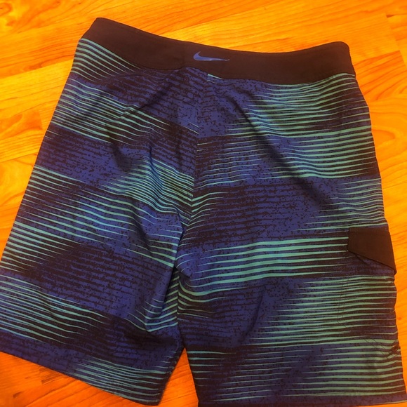 Nike Board Shorts - Picture 2 of 3